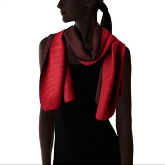 Calvin Klein double faced pleated blanket scarf - Picture 3 of 3